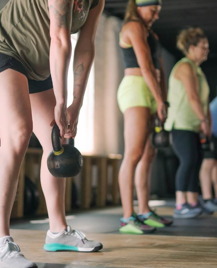 6 week challenge women hero bg